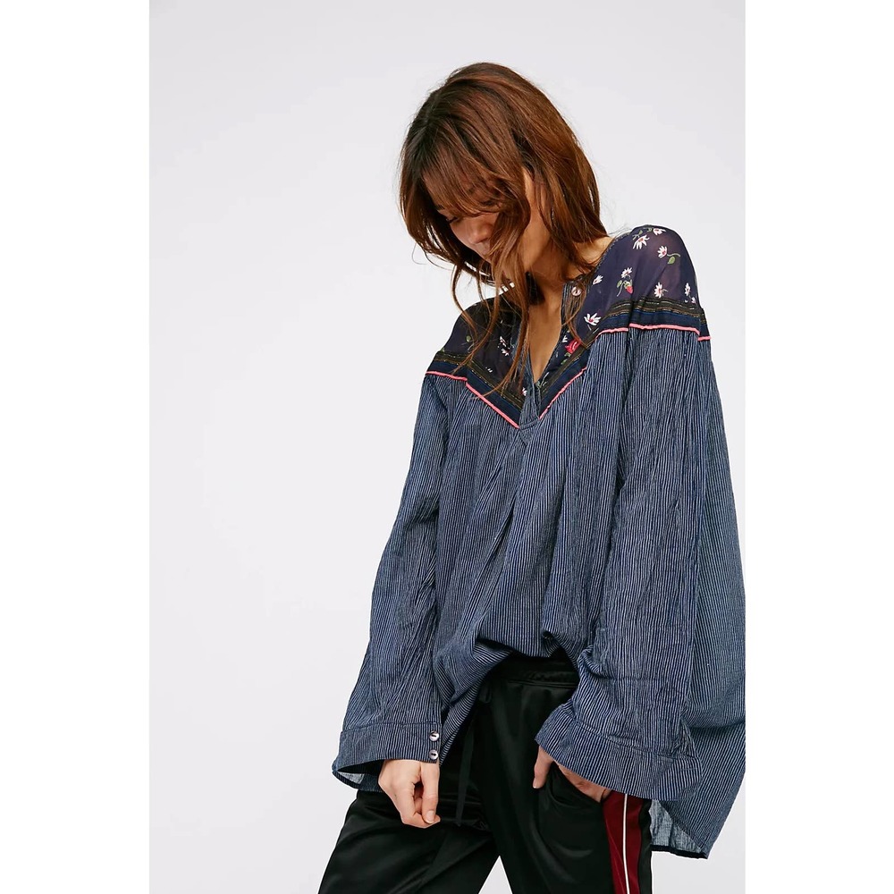 Free People Hearts and Colors Blue Floral Striped Oversized Top Size XS - Picture 1 of 10